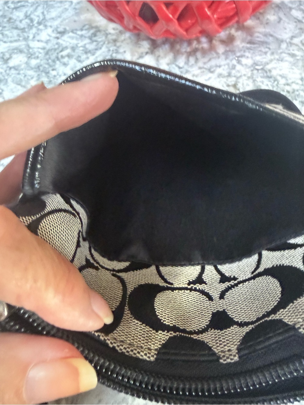Coach Signature Crossbody - Picture 8 of 11